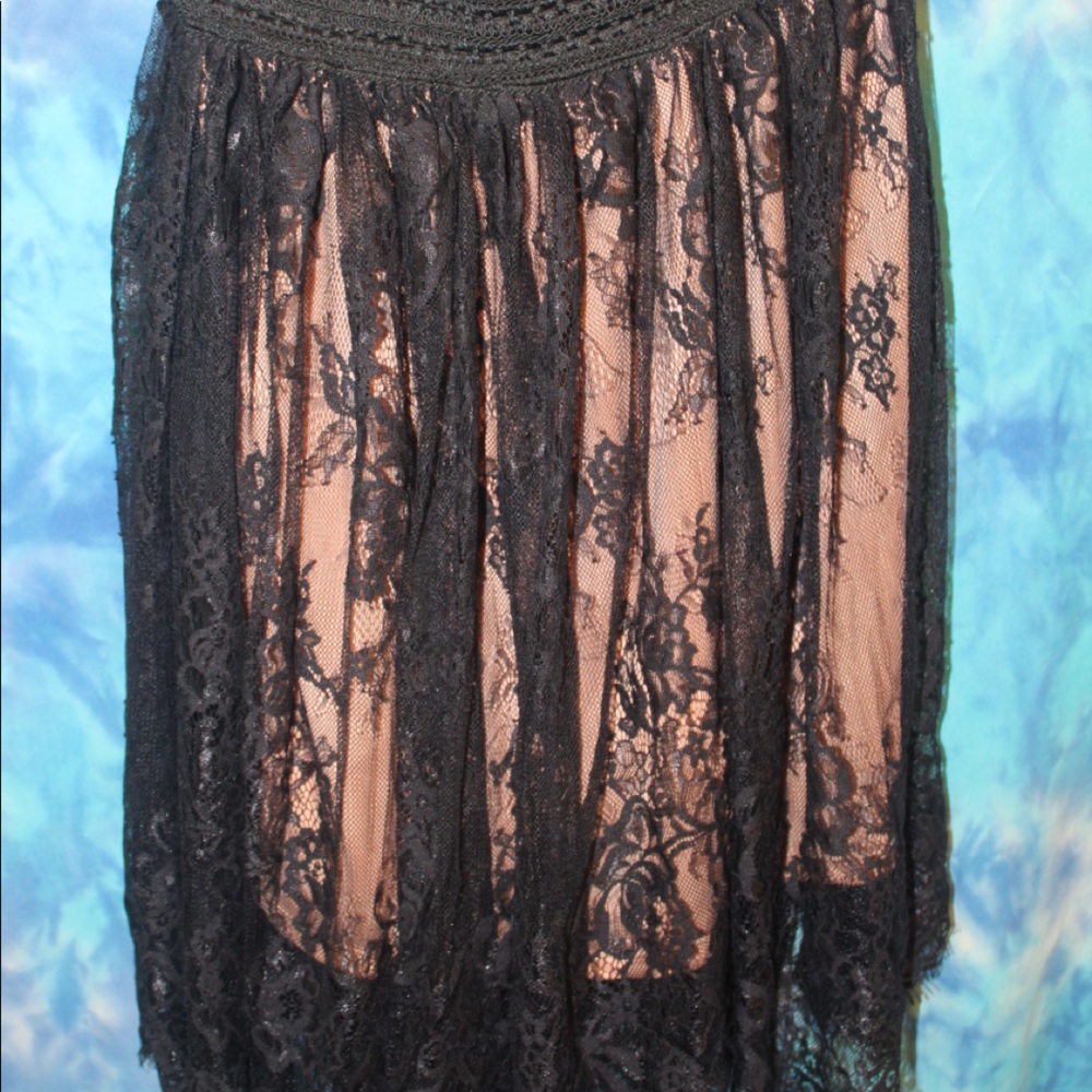 Lace skirt